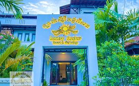Luxury Angkor Resort & Sky Lounge